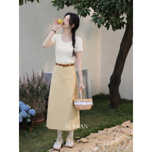 鹿向南「书间杏影」浅米杏圆领短袖T恤夏新款修身显瘦气质上衣女 商品图3