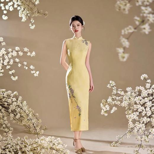 新中式温婉鹅黄无袖改良旗袍雅致紫藤刺绣修身长款温婉气质日常旗袍ME 商品图3