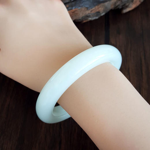 【天然正品】天然精品新疆且末料细腻一级白油润度佳59号和田玉手镯59号（皆取最大值）250326NJS15 商品图7