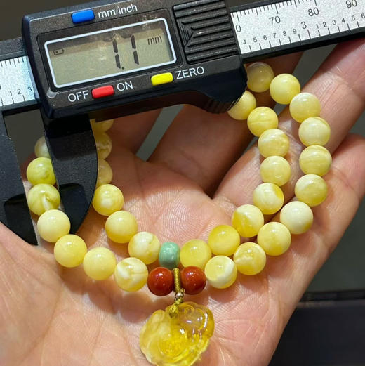 【青山特惠】7.7mm原矿俄料白花蜡蜜蜡2圈手链，搭配原矿绿松，南红，蜜蜡小如意，12.23g m
53 商品图5