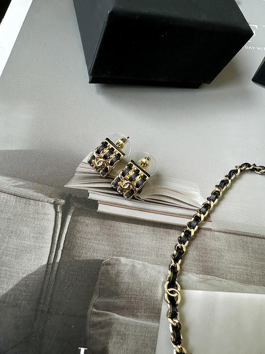 THS-无 香家 不容拒绝的黑金皮穿编织项链 耳饰 2款 CU1346 商品图6