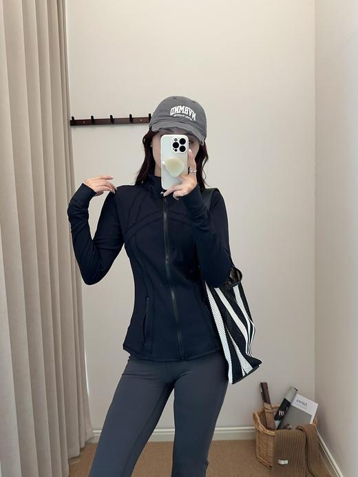 露露 女士运动7色立领夹克 商品图4