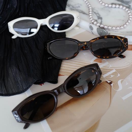 出片神器！复古猫眼框型【GM同款不规则形太阳镜】男女同款～✅TR超轻镜架很舒服不压鼻梁！偏光树脂镜片有效防紫外线🌞修饰脸型巨显瘦，明星同款 商品图1
