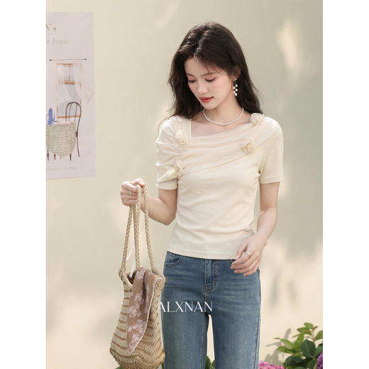 鹿向南「琉璃花海」法式设计感紫色T恤女春小众气质修身短款上衣 商品图1