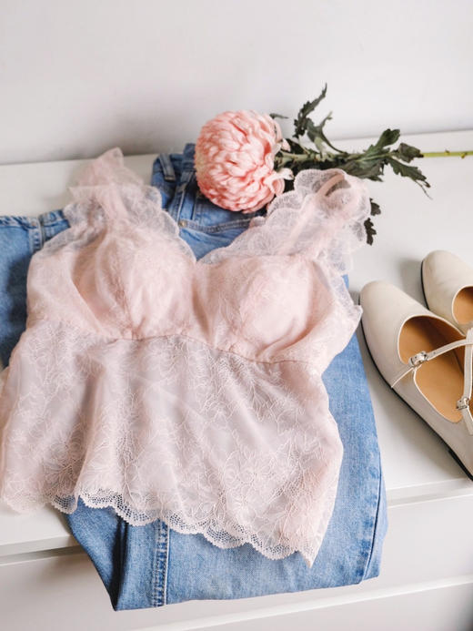 断码！官网990+ 华家法式花瓣蕾丝蚕丝养肤文胸吊带二合一女 可卸垫塑胸型防凸点美背打底背心可外穿 商品图8