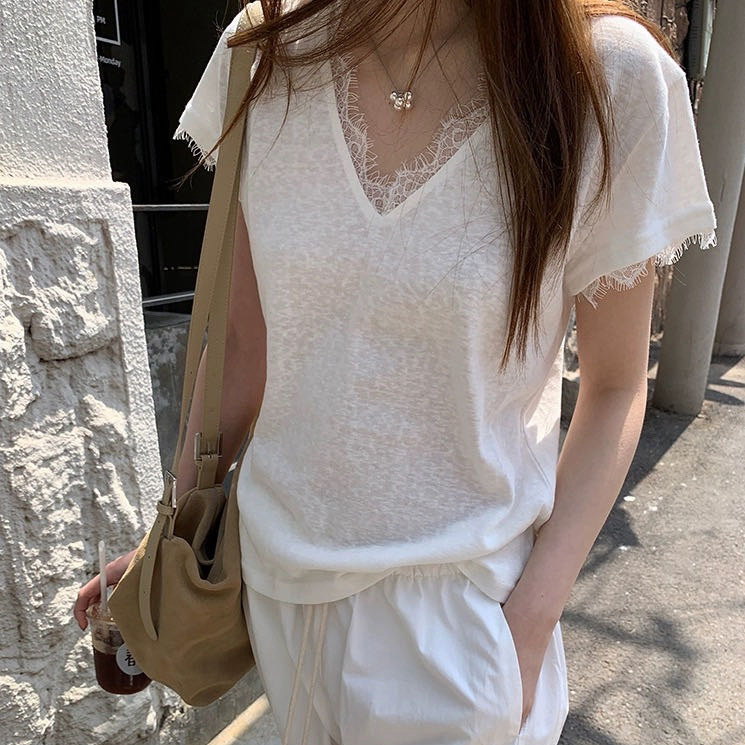 【睫毛蕾丝边T恤】V领设计穿出天鹅颈 雪花棉自带肌理感 质地骨感而透气
