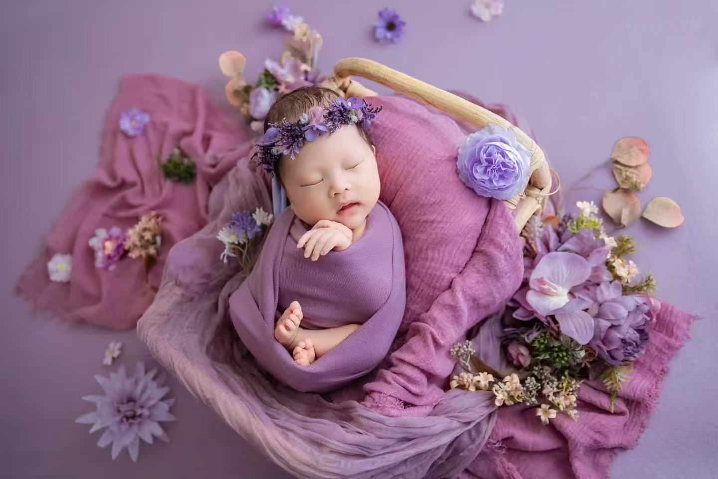 小小贵族新生儿/满月照/百天照，合肥市区/肥东免费上门，0-120天宝宝可用【今日下单加赠扭扭车/平衡车，数量有限，加微信登记名额】