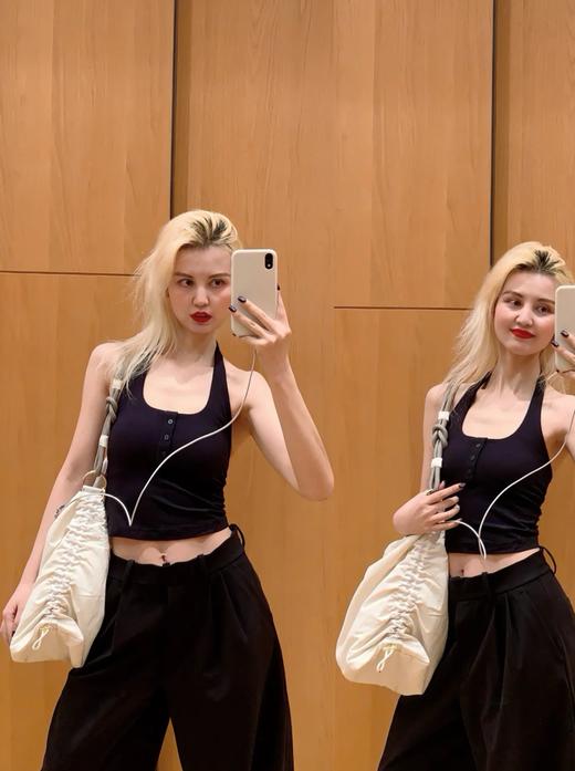 可做健身包男女同款lulu大款多功能褶饰斜挎包 商品图6