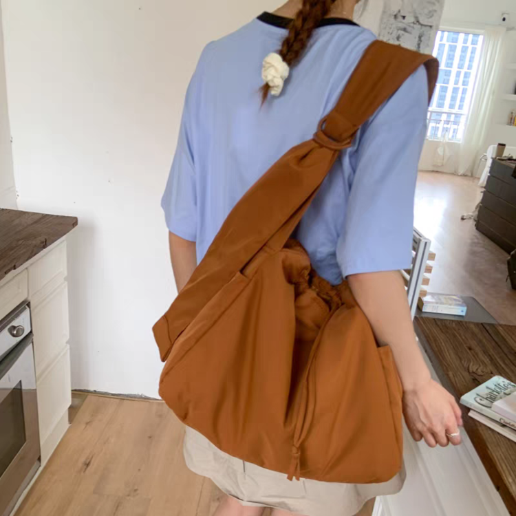 老米优品🎈 优*库平替！《休闲百搭轻便大容量抽绳包》 软软的，大容量~~ 超实用！