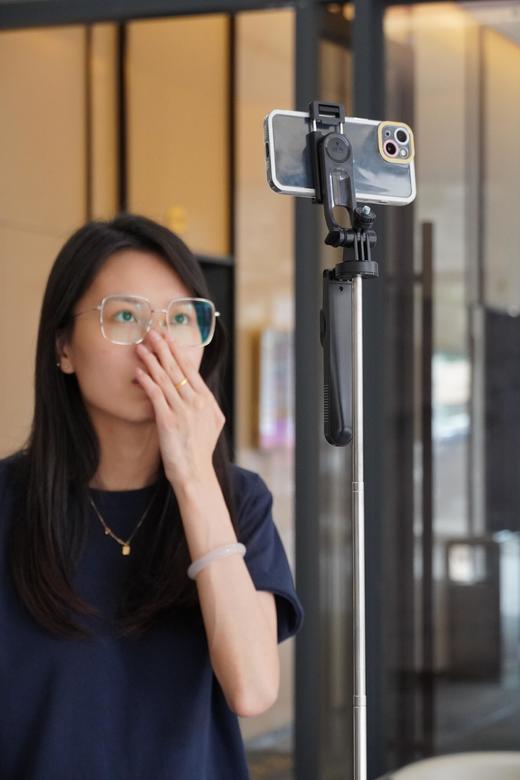AURARO三脚架自拍杆F16|出游带上它记录美好生活！操作简单不求人 商品图2