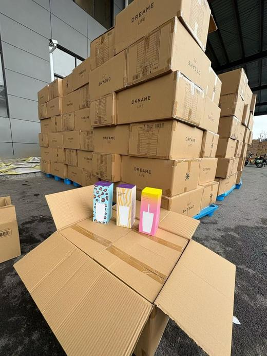 福利来袭~ 运动能量杯大容量720ml 喝奶茶、咖啡超满足 食品级材质安全无异味，带吸管喝水超方便 摆拍颜值拉满! 商品图5