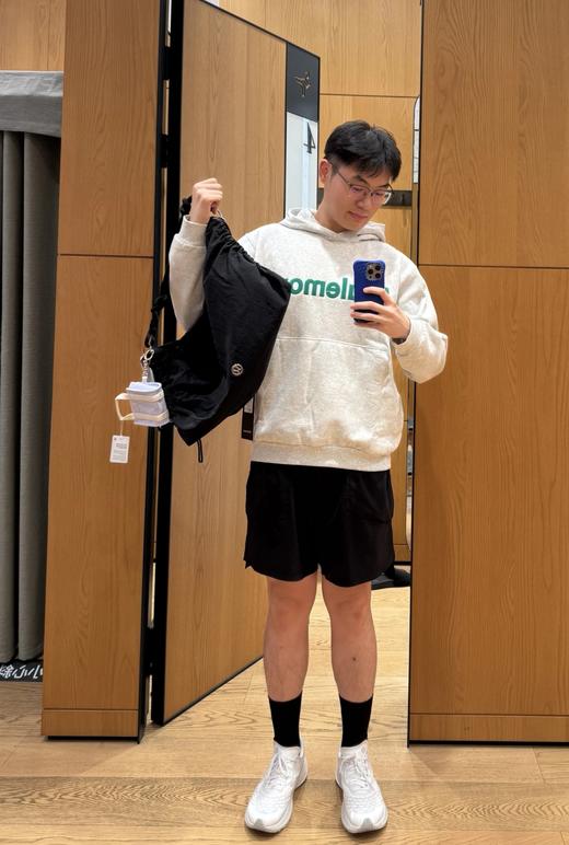 可做健身包男女同款lulu大款多功能褶饰斜挎包 商品图12