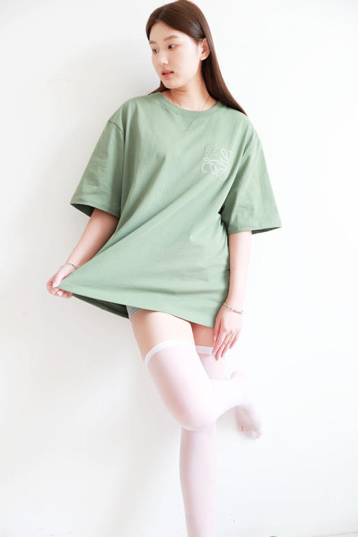 胸口刺绣+交叉领锁边工艺，复古美式圆领基础款全棉大t恤E040880 商品图14