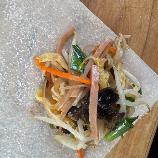 小胖子春卷丨手工包制，满满的馅料，整只虾仁在里面，合菜，荠菜，三鲜。可炸、可煎、可烤。6个/盒⭐️顺丰空运 商品图8