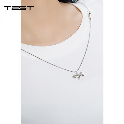 夏上新收腰显瘦不规则开叉正肩扭结设计T恤1262023 商品图2