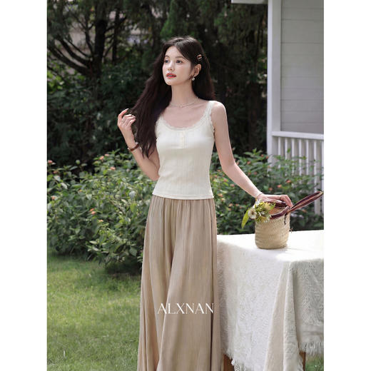 鹿向南【0410/20:00新品前1小时7折限量100件】米杏色背心上衣女 商品图2