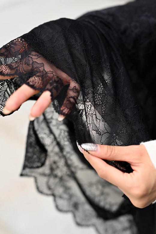 断码！官网990+ 华家法式花瓣蕾丝蚕丝养肤文胸吊带二合一女 可卸垫塑胸型防凸点美背打底背心可外穿 商品图6