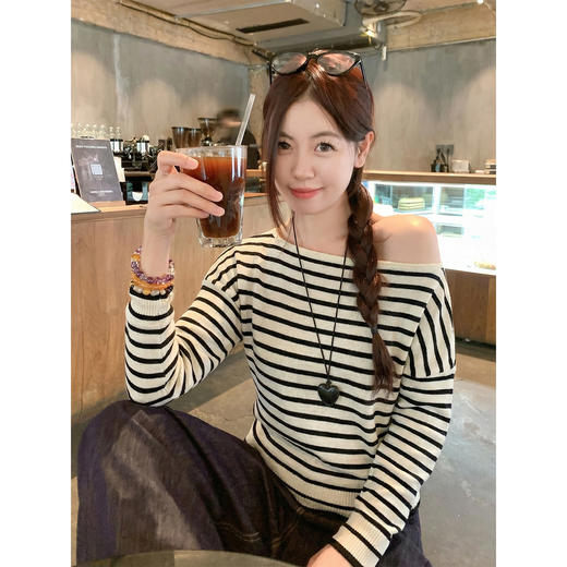 <曾小咸推荐>4.10现货秒杀 ！微信超特价！韩系条纹斜肩t恤 日常169.99 立减90 秒杀79.99！！ 商品图0