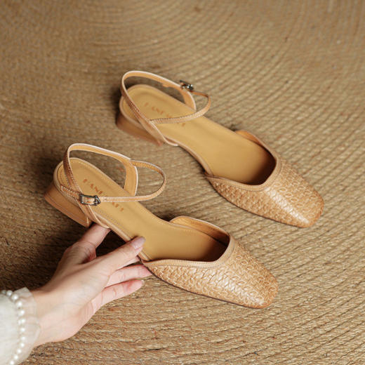 【预售5天】文艺甜美优雅气质时尚ins简约后空真皮单鞋包头凉鞋女HB&0073-1 商品图3