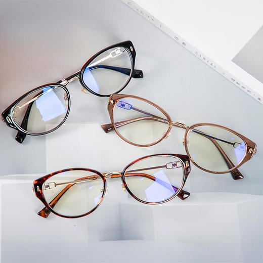 FolliFollie 猫眼防蓝光眼镜老花镜 轻盈舒适 弓形镜腿设计不夹脸 商品图8