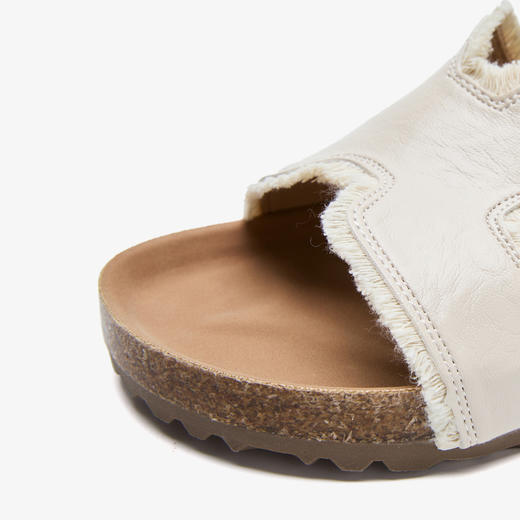 西遇厚底一字拖女2026夏季新款时尚百搭休闲流苏沙滩勃肯凉拖鞋女V0066411 商品图5