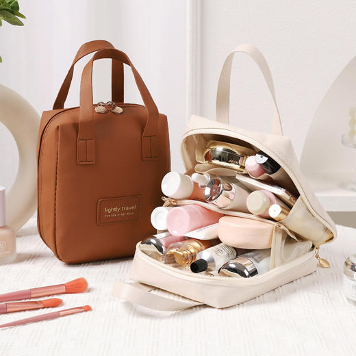 【理想收纳❗️手提贝壳化妆包】口红区 粉饼气垫区 笔刷区 眼影精华区 妆前乳区 底妆区，拿取随心不受限！小红书爆款旅行便携防水洗漱包大容量化妆品收纳包 商品图3