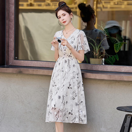 「自」全新升级【铂金会员247/天猫329/差价82】(10719)洛诗琳气质水墨印花连衣裙女2026夏季新款收腰荷叶袖中长裙 商品图1