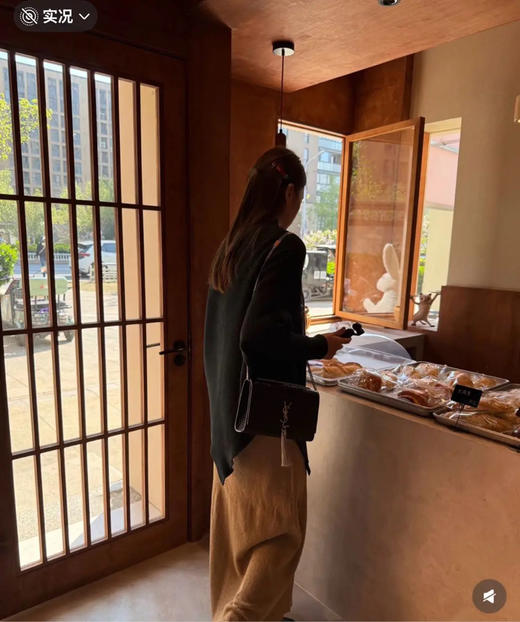 YSL 黑银 鳄鱼压纹牛皮 woc 流苏包 商品图3