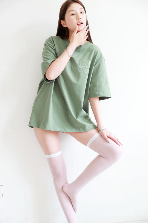 胸口刺绣+交叉领锁边工艺，复古美式圆领基础款全棉大t恤E040880 商品图12