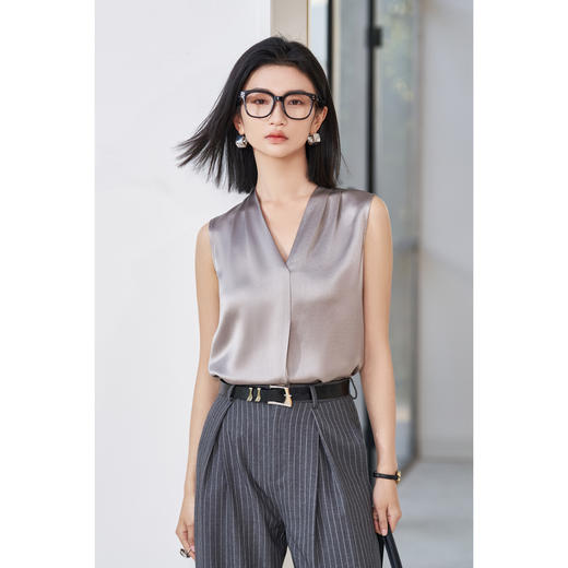 通勤内搭王 舒适醋酸背心 米思阳2026夏季新款百搭V领无袖内搭上衣女5594 商品图2