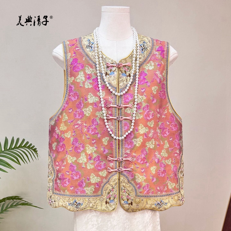 新中式重工刺绣提花圆领单排盘扣马甲