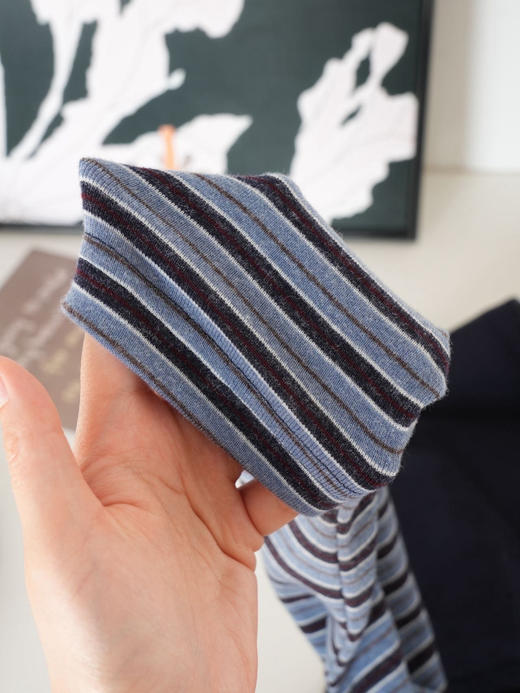 老米优品🎈5天发！复古、显瘦！！《磨毛面料假两件撞色条纹tee》制片人既视感，蓝灰复古配色 撞色拼接条纹长袖 经典圆领百搭实穿~ 商品图7