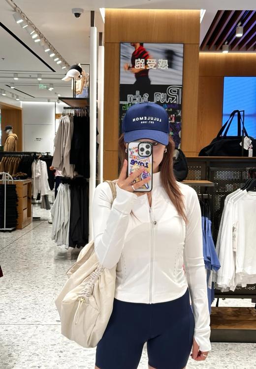 可做健身包男女同款lulu大款多功能褶饰斜挎包 商品图0