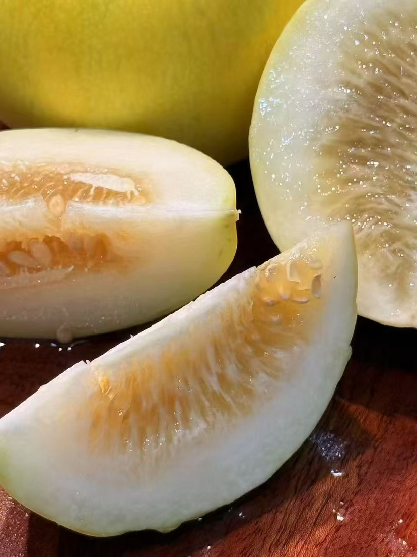 冰糖脆甜瓜，脆甜，籽也能吃，超好吃的小瓜，约2.5斤一份