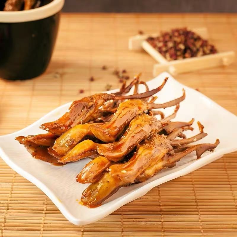 周四取货 ：【小胡鸭甜辣鸭舌】一袋95克