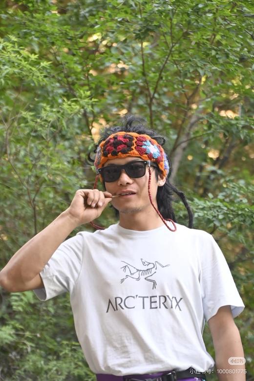 一店d 🐦爆款Arc’word logo系列tee  𝟏𝟐𝐰➕热度还犹豫什么啊
经典大标设计 是它刻在骨子里的高级感 纯棉niao 高密精梳棉有着无与伦比的舒适感 在搭配上极简且利落剪裁 商品图8