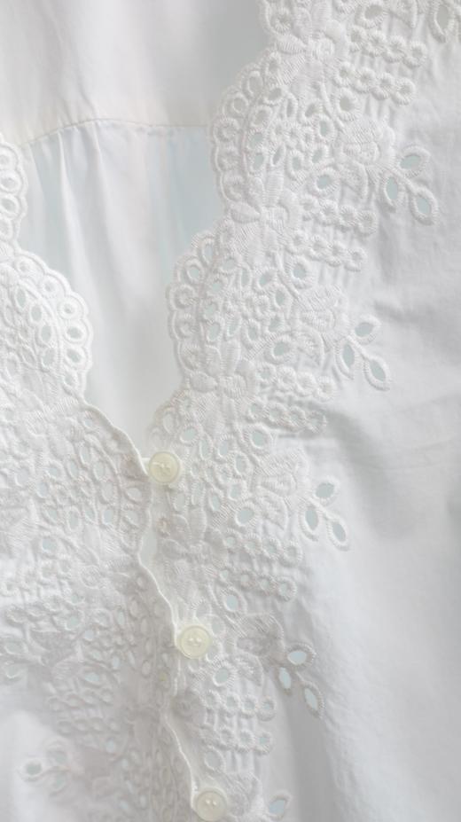 云归浅|法式宫廷风V领钩花衬衣 商品图2