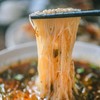 非遗调味! 麻辣鲜香【阿宽四川绵阳米粉】一口入川，麻辣鲜香丝丝入魂🍜挂满汤汁，嗦起来才过瘾😋免煮免泡!开水冲泡5分钟即食，拯救深夜食堂! 商品缩略图1
