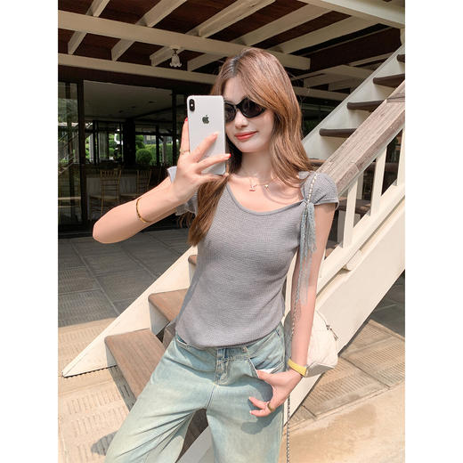 <曾小咸推荐>4.11现货秒杀 ！微信超特价！3色韩系坑条针织短袖 日常159.99 立减100 秒杀59.99！！ 商品图3