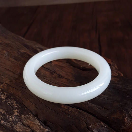 【天然正品】天然精品新疆且末料细腻一级白油润度佳59号和田玉手镯59号（皆取最大值）250326NJS15 商品图2