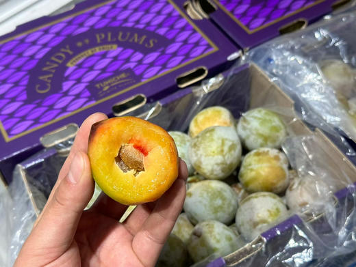 智利TUNICHE蜂蜜月李🍯

这颗李子直接把酸甜党狠狠拿捏😭 商品图2