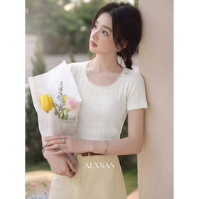 鹿向南「书间杏影」浅米杏圆领短袖T恤夏新款修身显瘦气质上衣女