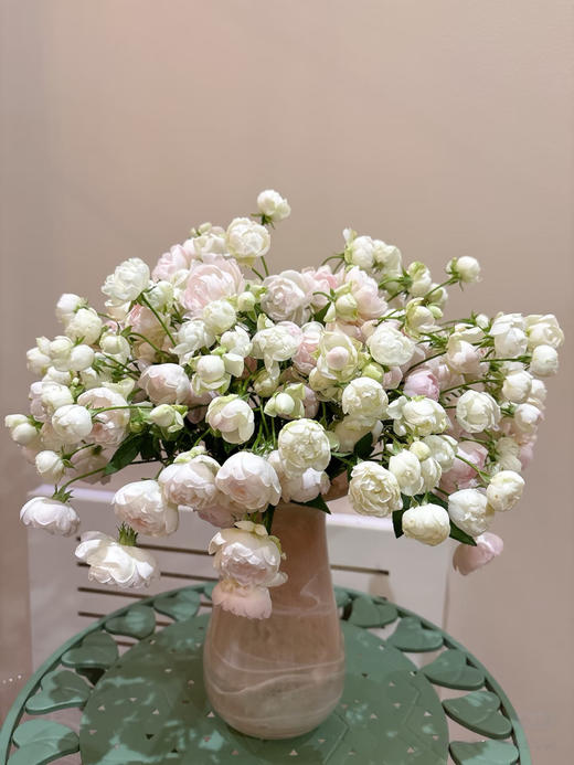 A级白泡芙多头玫瑰3扎 商品图0