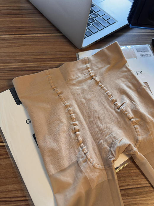 代工厂出品纪梵希丝袜，上身自带磨皮效果！  自制版本纪梵希女神光腿神器，  超弹力防勾丝，  剪刀都刮不烂的纪梵希丝袜 商品图1