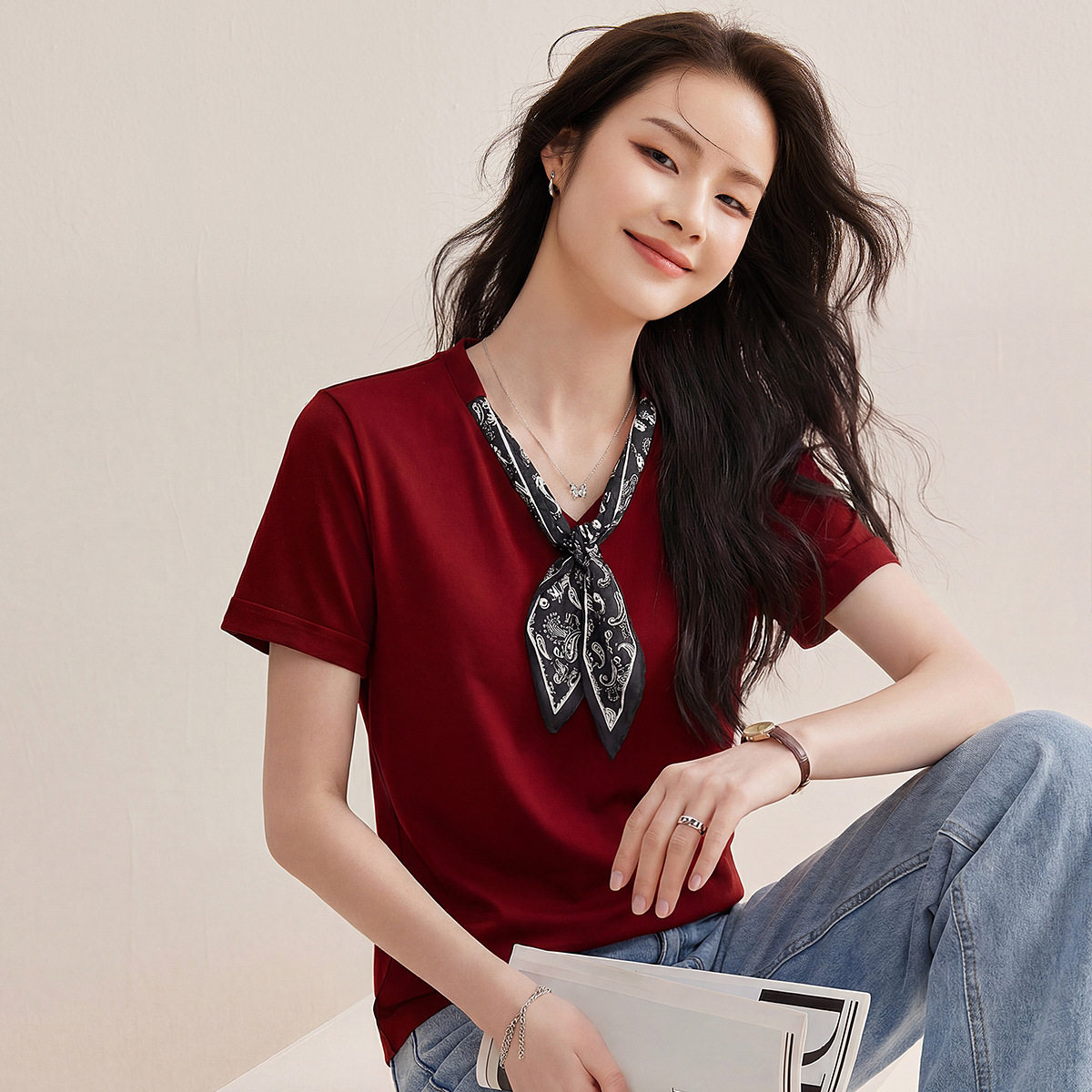 「自j」全新升级【铂金会员119/天猫159/差价40】(03124)洛诗琳高级感藏青色丝巾T恤2026夏季新款修身收腰短袖上衣