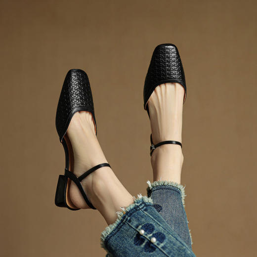 【预售5天】文艺甜美优雅气质时尚ins简约后空真皮单鞋包头凉鞋女HB&0073-1 商品图1