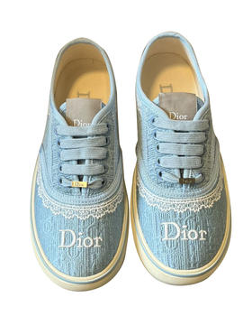 女款蕾丝刺绣帆布鞋la010