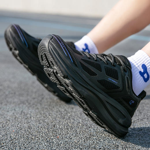 【速度感外观  轻量无负担】巨沃德DRYWORLD休闲运动鞋  舒适加持 告别闷热困扰 商品图7