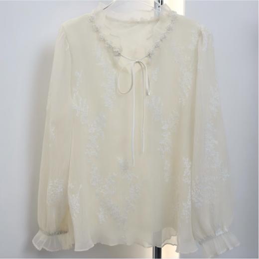 SUSX品牌2026新款浮花柔衫 重工微皱线绣肌理感小衫C127065（下单3-7天发货） 商品图0