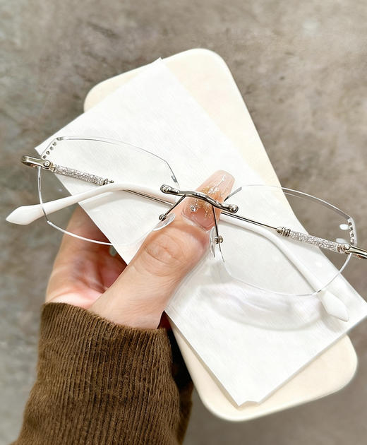 🔥私域首发❗正品保障❗限时特惠速抢❗【保罗墨镜系列】显脸小、遮颧骨，出行百搭素颜神器❗️ 某宝价💰2800+ 今天开团价💰69.9到手两个！  商品图5